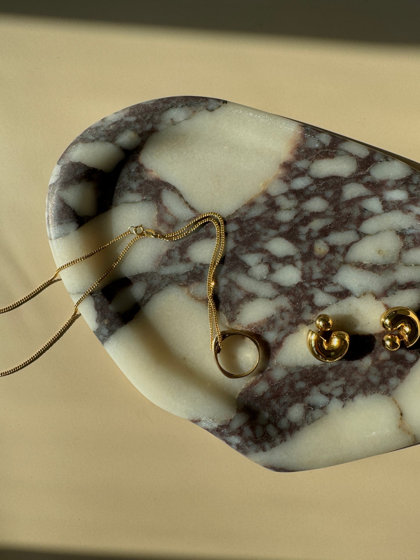 Viola Calacatta Pond Marble Catchall