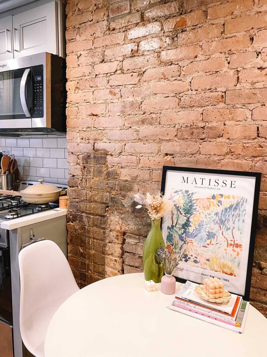 Low Vision Studio Roots: How this graphic designer turned her low light studio into a cr ...