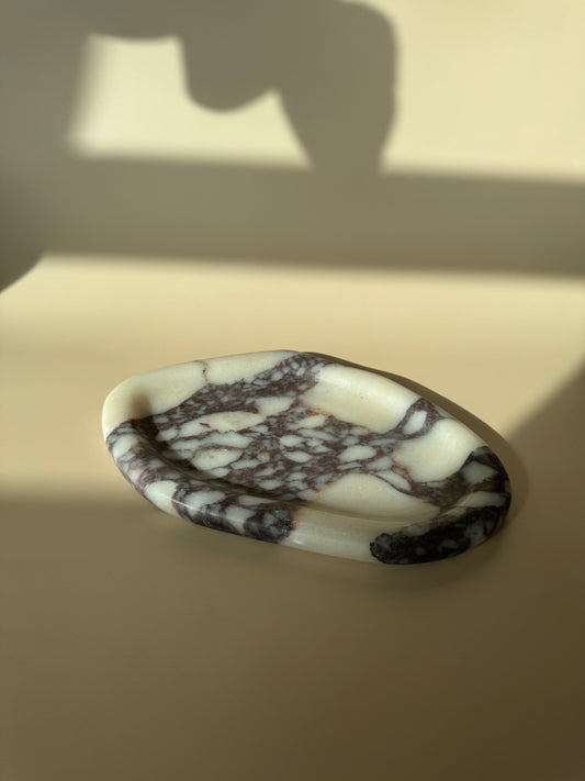 Viola Calacatta Pond Marble Catchall