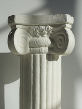 Load image into Gallery viewer, Roman Pillar Stand

